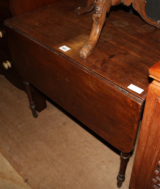 Victorian mahogany Pembroke table, fitted one drawers, on turned legs